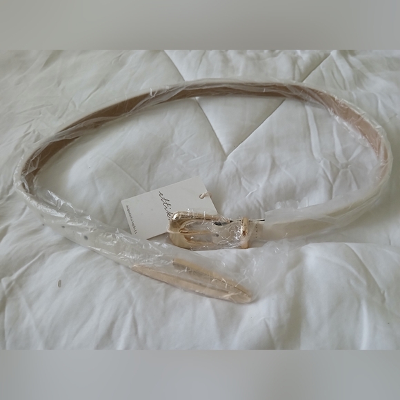 Ettika Modern Saddle Belt in Vanilla (NWT) - Picture 6 of 8